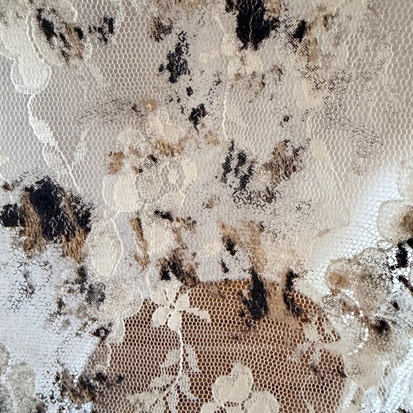 BKE Botique top with sheer lace back L cream front - Picture 4 of 8